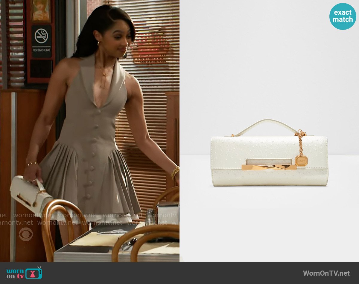 Aldo Novie Bag worn by Kat Richardson (Colby Muhammad) on Beyond the Gates