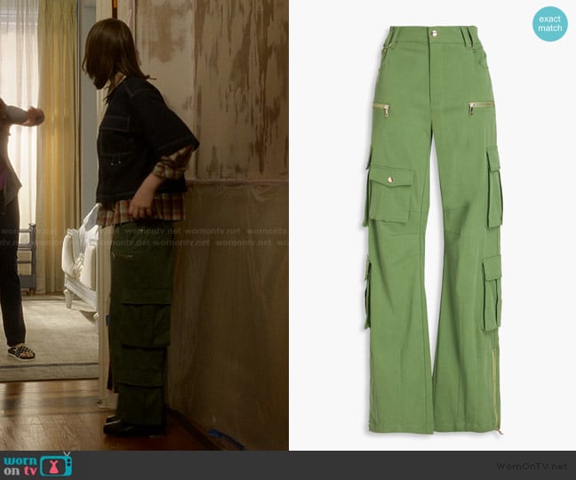 Alice + Olivia Akers Lyocell-blend twill cargo pants worn by Rose / Rock Goldenblatt (Alexa Swinton) on And Just Like That
