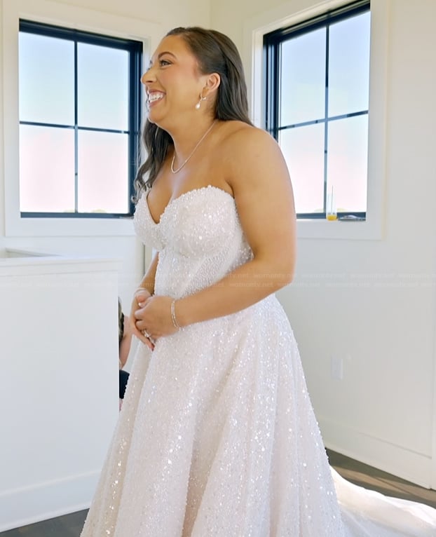 Alli's wedding dress on The McBee Dynasty Real American Cowboys