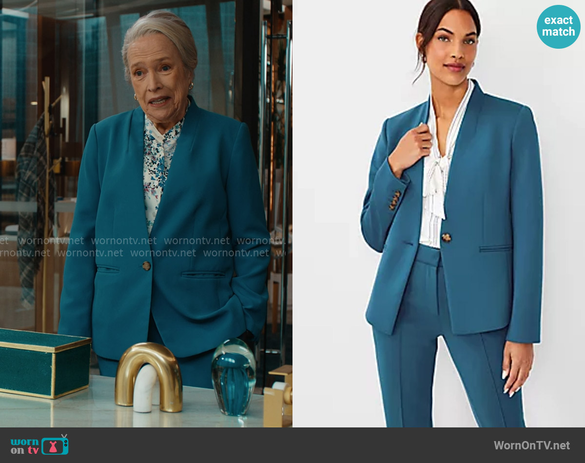 Ann Taylor The Cutaway Blazer In Double Knit In Dragonfly worn by Madeline Matlock (Kathy Bates) on Matlock