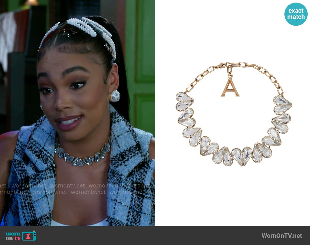Area Crystal Heart Necklace worn by Chelsea Hamilton (RhonniRose Mantilla) on Beyond the Gates