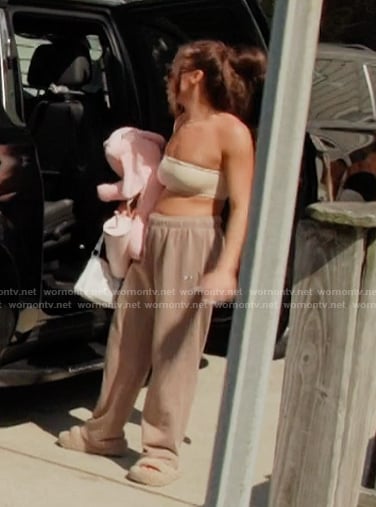 Ariana's khaki sweatpants on Next Gen NYC