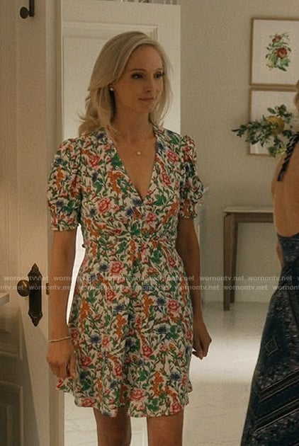 Bess's floral print mini dress on We Were Liars