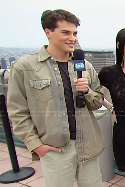 Brooks Marks’s denim jacket on E! News