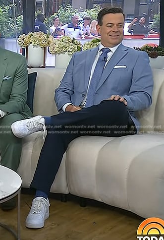 Carson Daly's white sneakers on Today