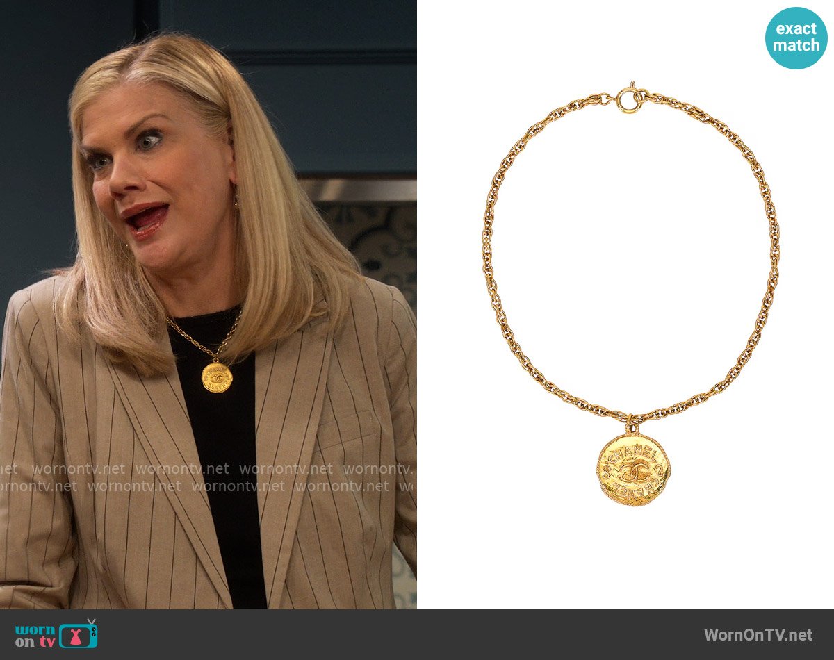 Chanel Coco Pendant Necklace worn by Carol (Kristen Johnston) on Leanne