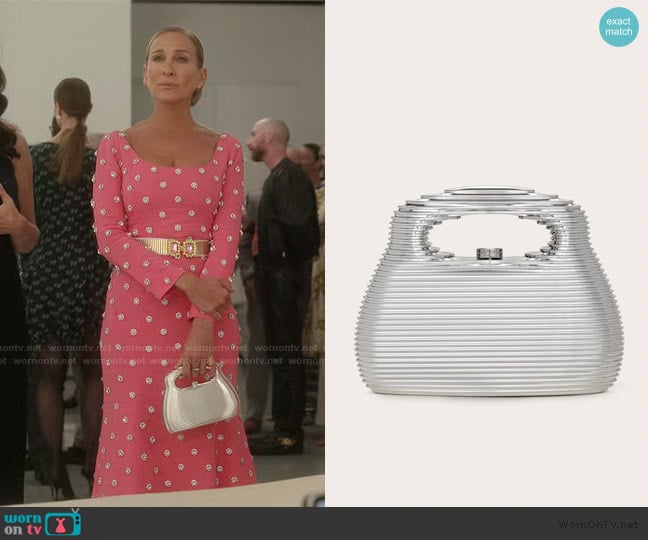 Cult Gaia Mimi Bag worn by Carrie Bradshaw (Sarah Jessica Parker) on And Just Like That
