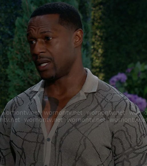 Damian's beige textured knit shirt on The Young and the Restless