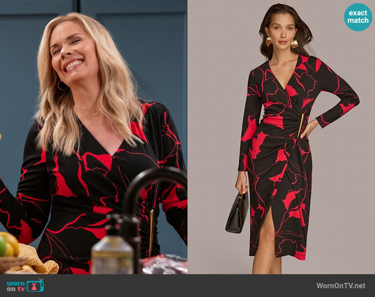 Donna Karan Printed Faux-Wrap Dress worn by Leanne Murphy (Leanne Morgan) on Leanne