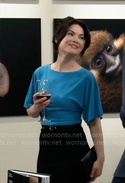 Elizabeth's blue top on General Hospital