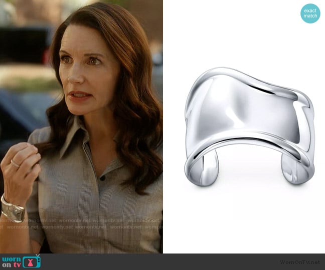 Elsa Peretti Small Bone Cuff worn by Charlotte York (Kristin Davis) on And Just Like That