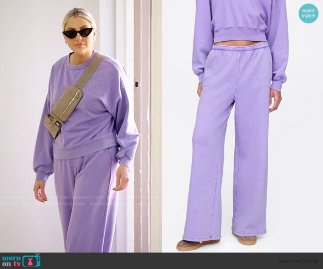 Gap VintageSoft Baggy Wide-Leg Sweatpants worn by Gina Kirschenheiter on The Real Housewives of Orange County