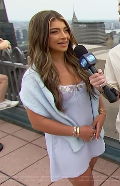 Gia Giudice’s blue lace tie front dress on E! News