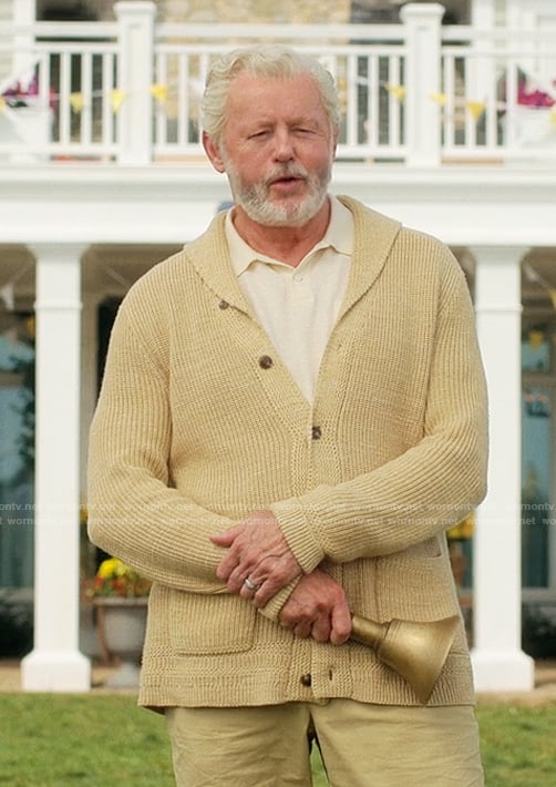 Harris’s beige knit cardigan on We Were Liars