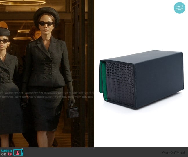 Hermes Vache Hunter Shiny Crocodile Petit H Box Bag Caban Black Menthe worn by Lisa Todd Wexley (Nicole Ari Parker) on And Just Like That