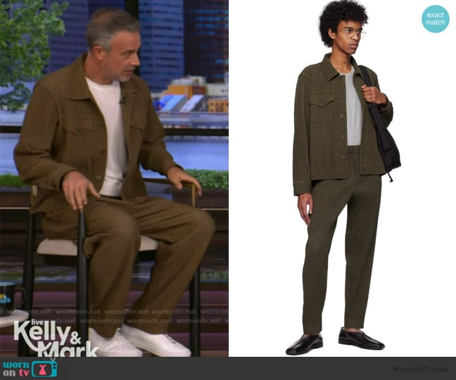 Homme Plisse Issey Miyake Khaki Wool Like Light Jacket worn by Freddie Prinze on Live with Kelly and Mark