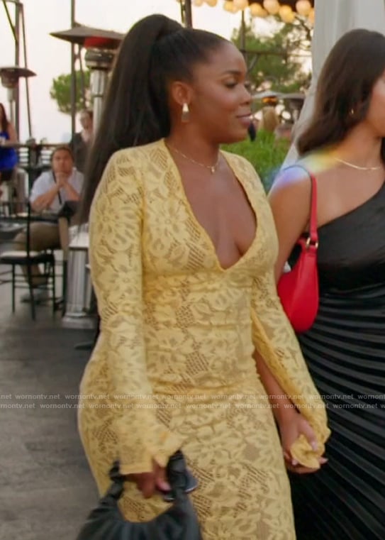 Jasmine’s yellow lace dress on The Valley