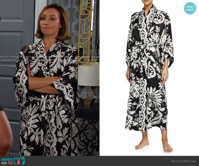 Josie Natori Mantilla Scroll Silk Robe worn by Gwen Rizczech (Emily O'Brien) on Days of our Lives