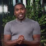 Justin’s grey textured tee on E! News