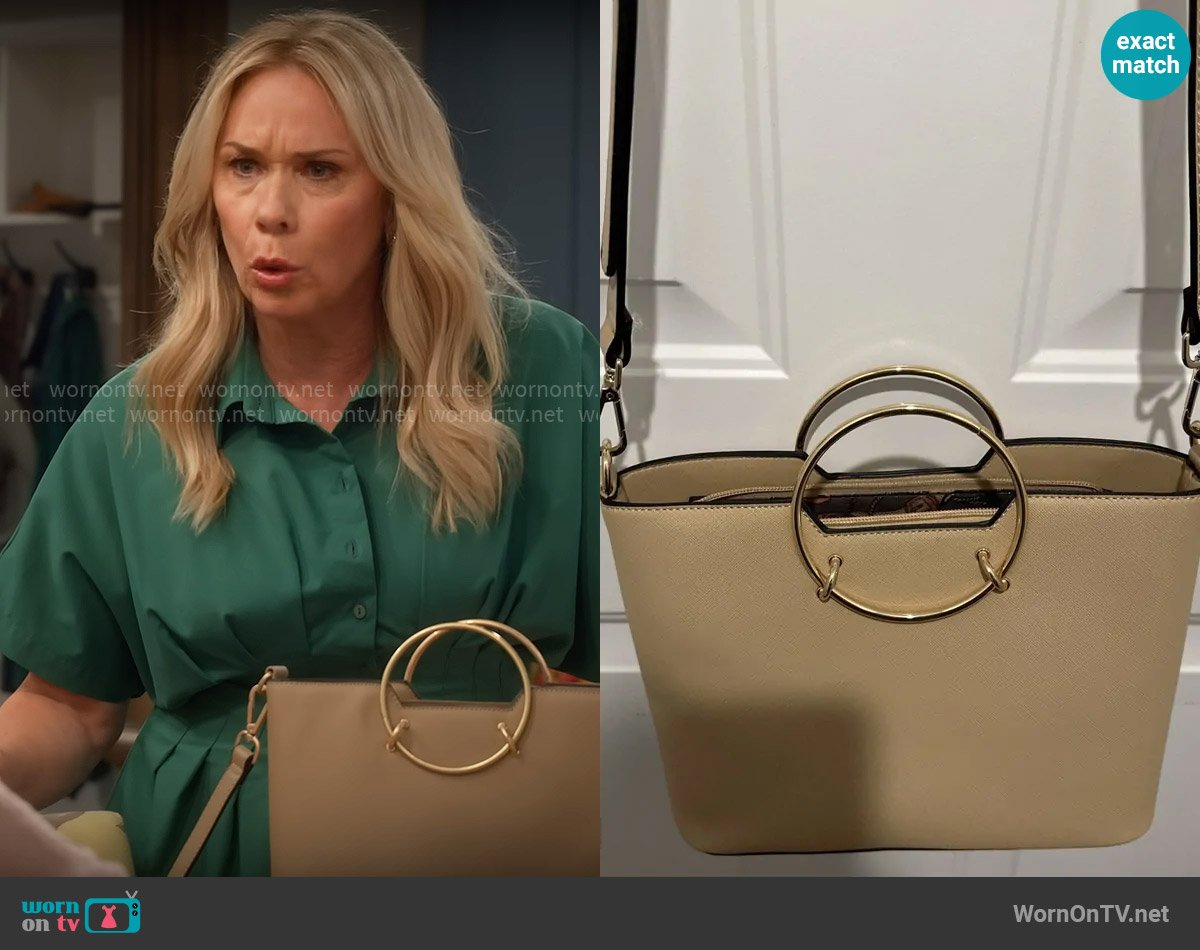 La Terre Carryall Vegan Handbag worn by Leanne (Leanne Morgan) on Leanne