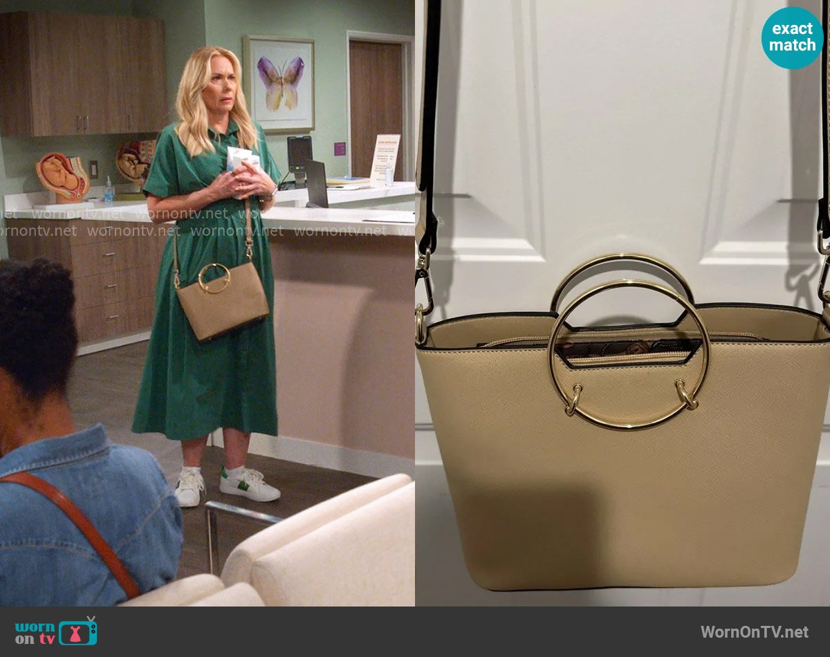 La Terre Carryall Vegan Handbag worn by Leanne Murphy (Leanne Morgan) on Leanne