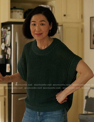 Laurel's green knit sweater on The Summer I Turned Pretty
