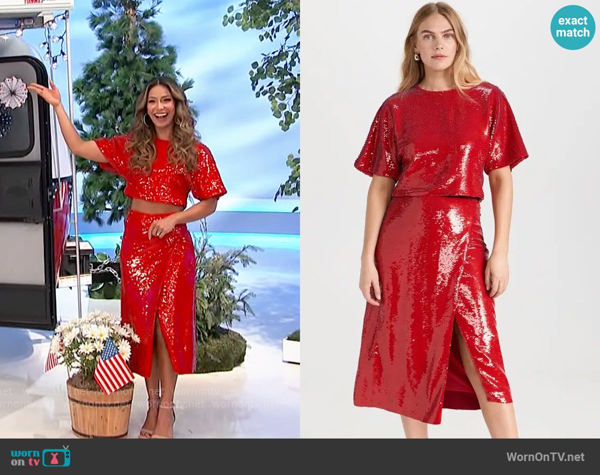 Le Superbe Lipstick Sequin Tee and Skirt worn by Manuela Arbeláez on The Price is Right