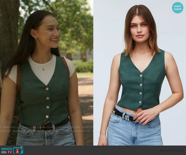 Madewell Katrina Vest worn by Belly Conklin (Lola Tung) on The Summer I Turned Pretty