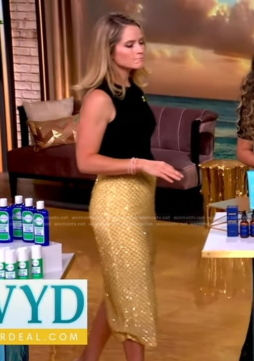 Sara's gold metallic skirt on The View