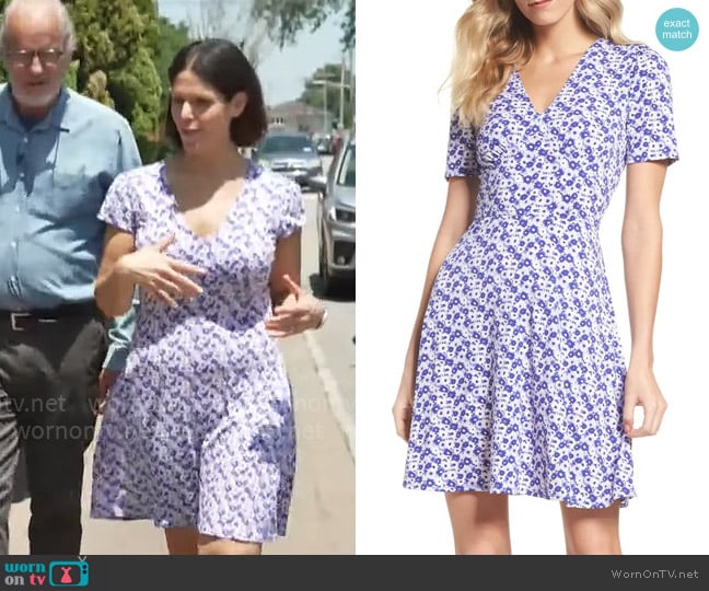 MICHAEL Michael Kors Carnations Floral-print V-neck Dress In Amethyst/ Light Quartz worn by Dana Jacobson on CBS Mornings