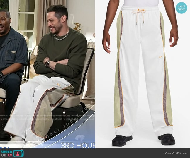 Pete Davidson’s white colorblock pants on Today