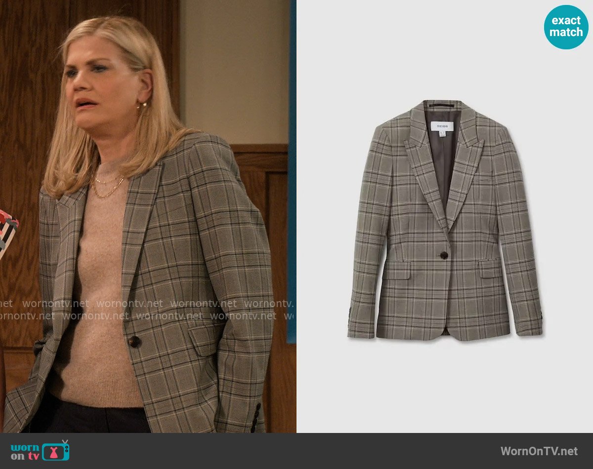 Reiss Tamy Blazer worn by Carol (Kristen Johnston) on Leanne