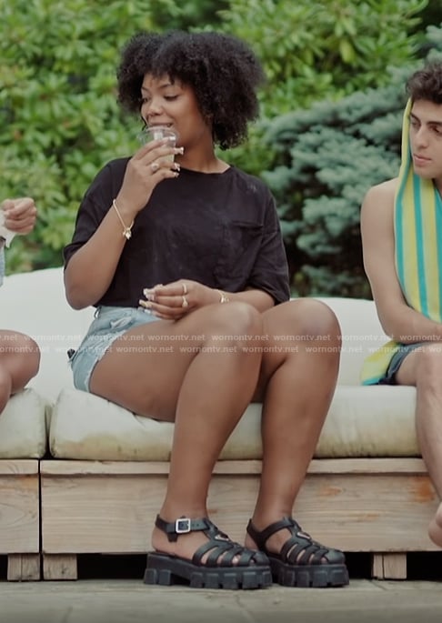 Riley's black sandals on Next Gen NYC