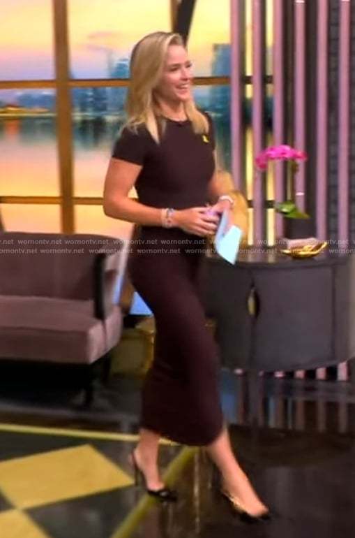 Sara’s brown bodysuit and ruched skirt on The View