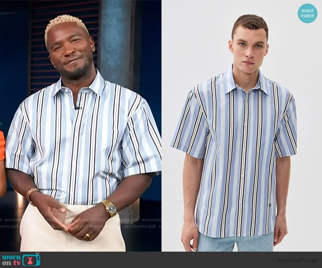 Simkhai Deacon Oversized Fit Poplin Stripe Short-Sleeve Shirt worn by Scott Evans on Access Hollywood