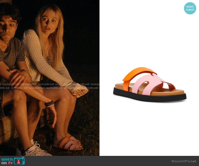 Steve Madden Missile Sandals in Orange/Pink worn by Cadence Sinclair Eastman (Emily Alyn Lind) on We Were Liars