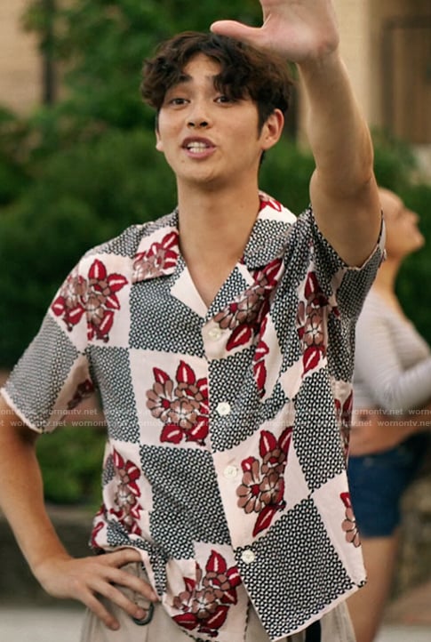 Steve's floral print shirt on The Summer I Turned Pretty