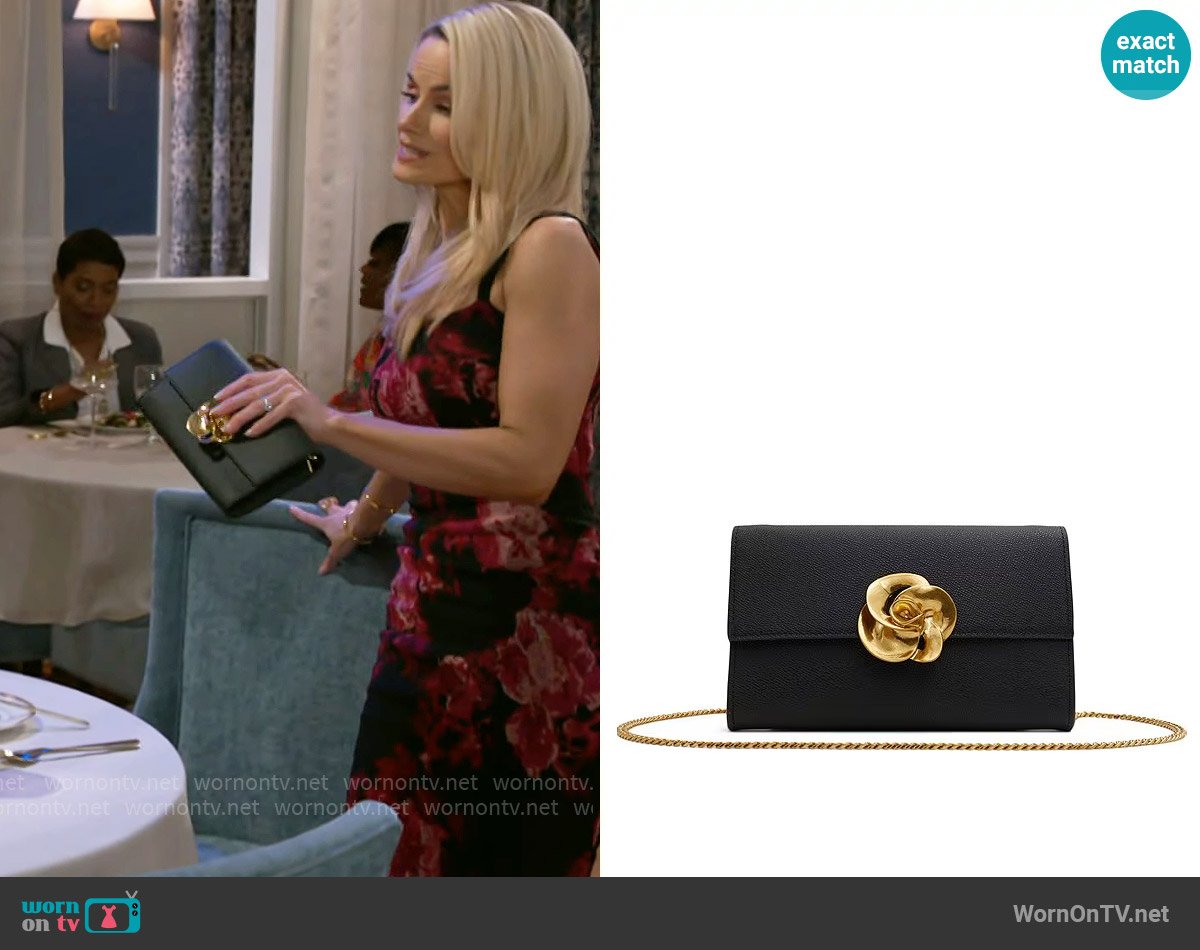 Ted Baker Kira Rose Clutch worn by Vanessa McBride (Lauren Buglioli) on Beyond the Gates