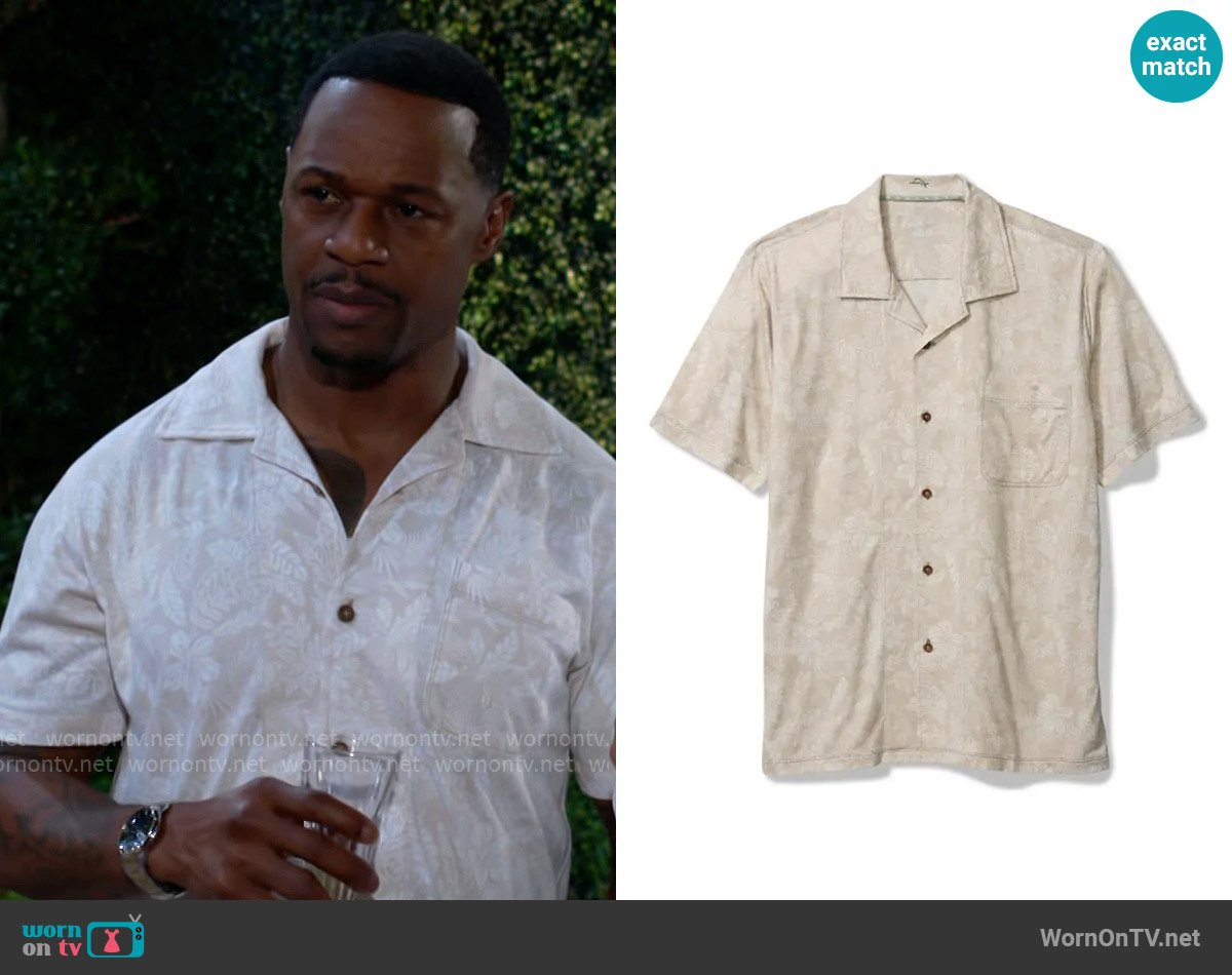 Damian’s beige tropical floral shirt on The Young and the Restless