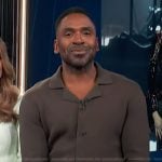 Justin’s brown cardigan on E! News