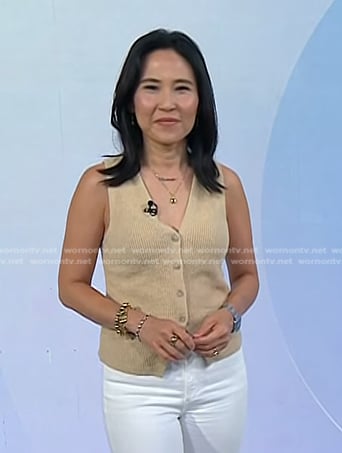 Vicky’s beige knit vest on Today