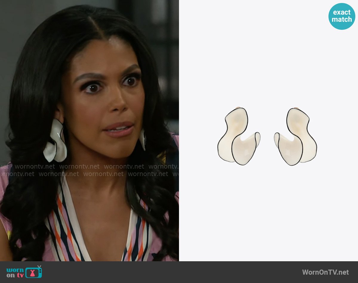 Zara Resin Fan Earrings worn by Dani Dupree (Karla Mosley) on Beyond the Gates