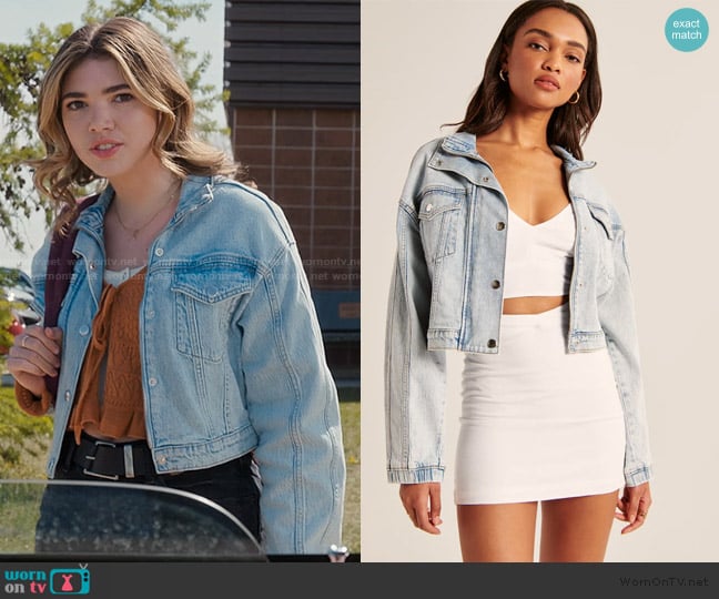 Abercrombie and Fitch Drapey Mockneck Denim Jacket worn by Erin (Alisha Newton) on My Life with the Walter Boys