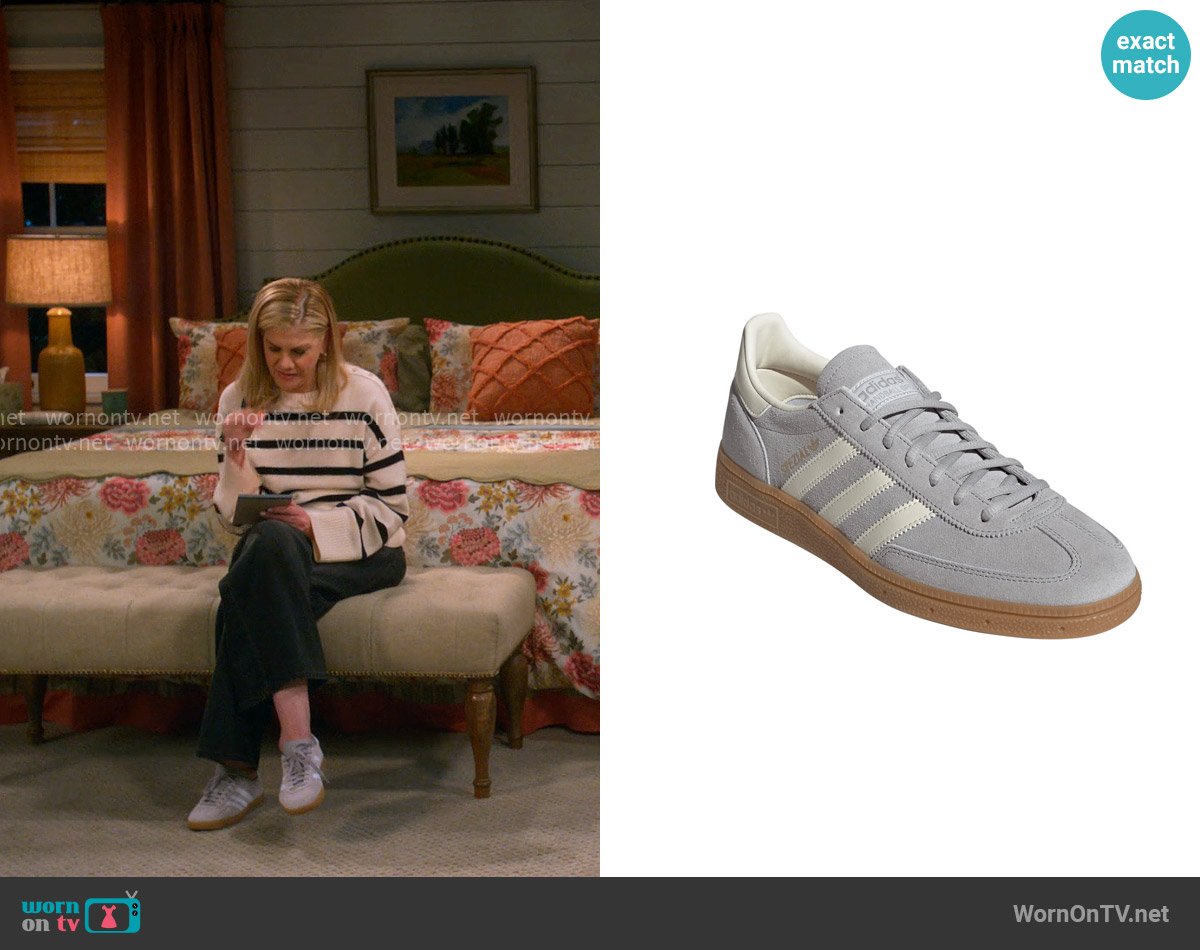 Adidas Handball Spezial Sneaker in Grey / Cream White / White worn by Carol (Kristen Johnston) on Leanne