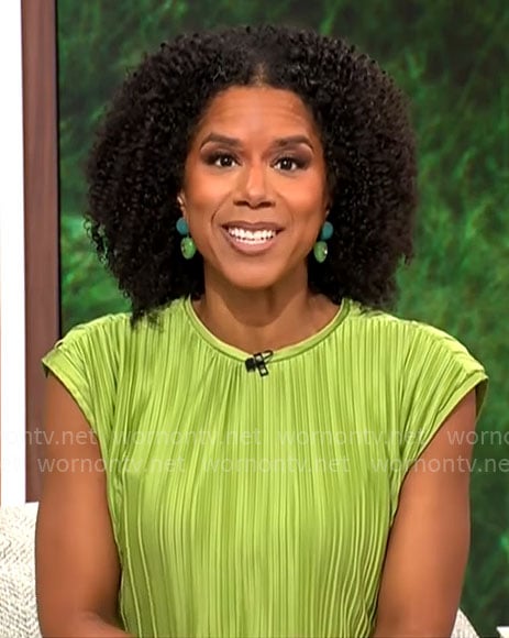 Adriana Diaz's long green dress on CBS Mornings