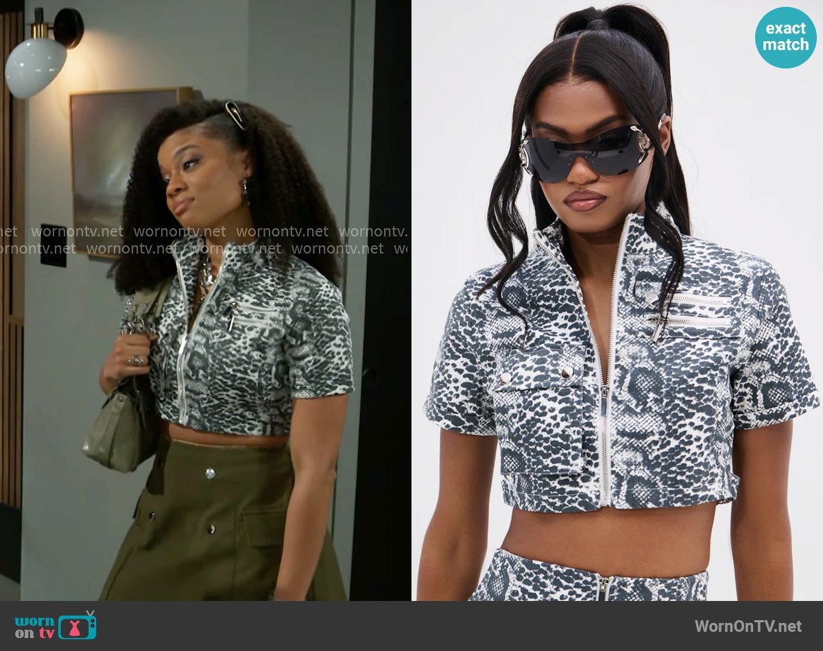 Akira Cold Blooded Cropped Short Sleeve Top worn by Eva Thomas (Ambyr Michelle) on Beyond the Gates