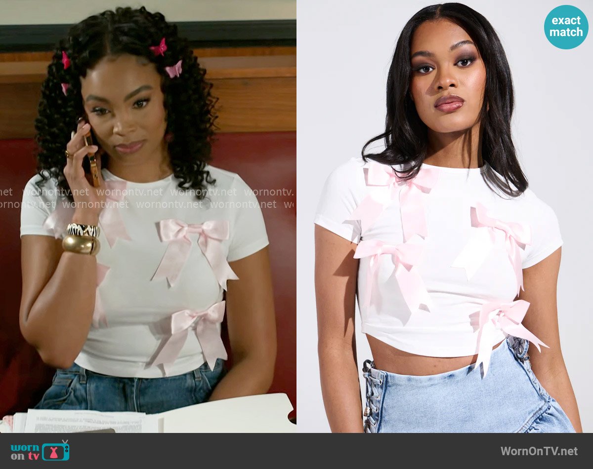 Akira Pretty Please Tee worn by Chelsea Hamilton (RhonniRose Mantilla) on Beyond the Gates