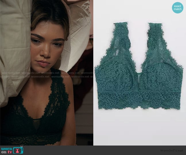 American Eagle Eyelash Lace Plunge Bralette worn by Erin (Alisha Newton) on My Life with the Walter Boys