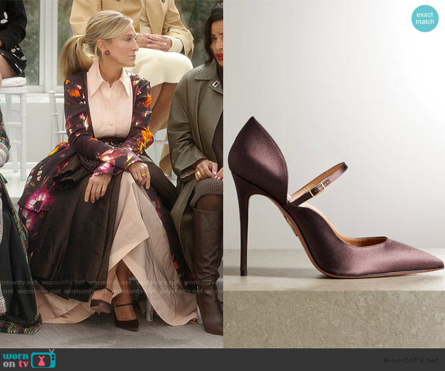 Aquazzura Bellezza 105 satin Mary Jane pumps worn by Carrie Bradshaw (Sarah Jessica Parker) on And Just Like That