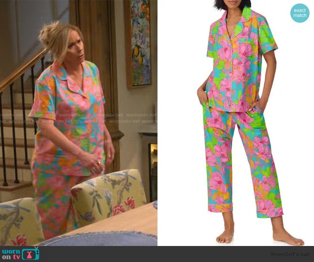Bedhead x Trina Turk Floral Cotton Poplin PJ Set worn by Leanne Murphy (Leanne Morgan) on Leanne